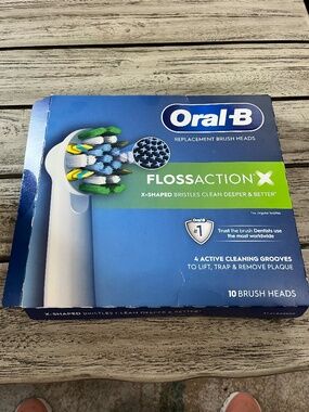 Oral-B Flossaction Replacement Brushheads - 9 (NIB)